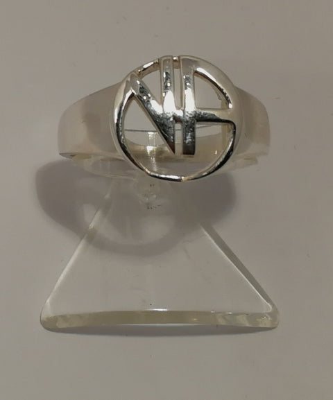 Ring mit NA Buchstaben